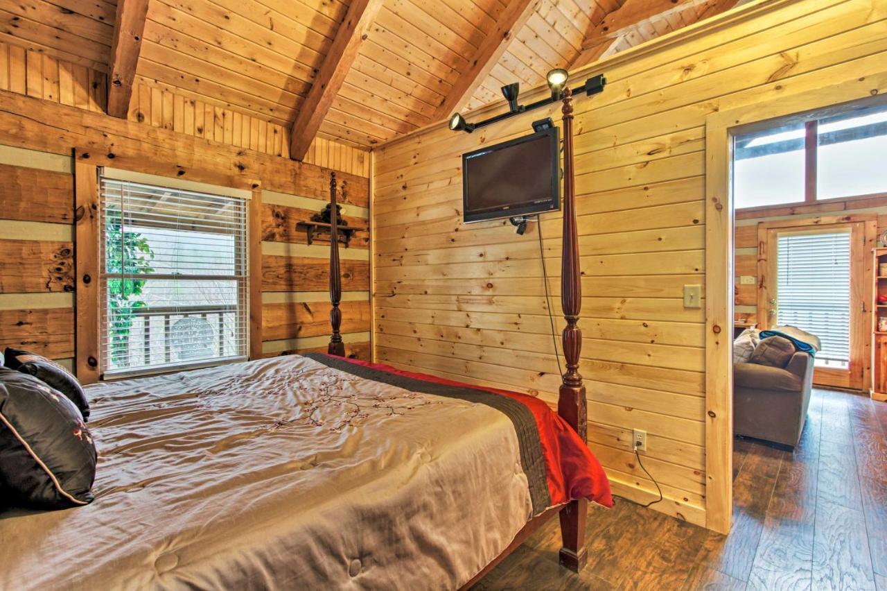 Sevierville Cabin With Private Hot Tub And Fireplace! Exterior photo