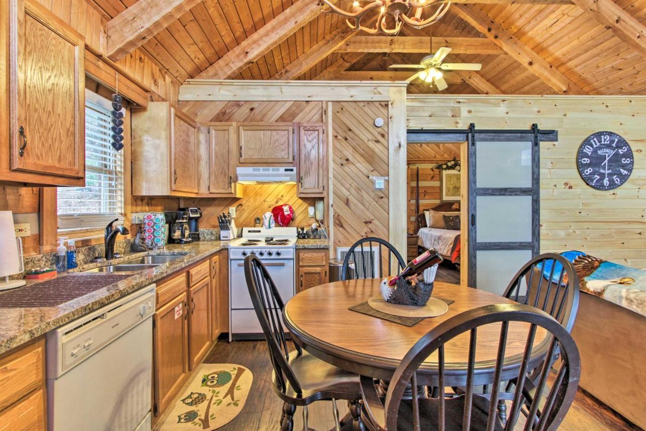 Sevierville Cabin With Private Hot Tub And Fireplace! Exterior photo