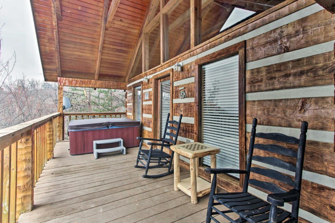 Sevierville Cabin With Private Hot Tub And Fireplace! Exterior photo